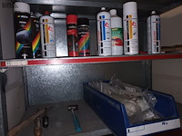 Lot 104 - handgereedschap en producten. inhoud rek - afbeelding 2 van  7