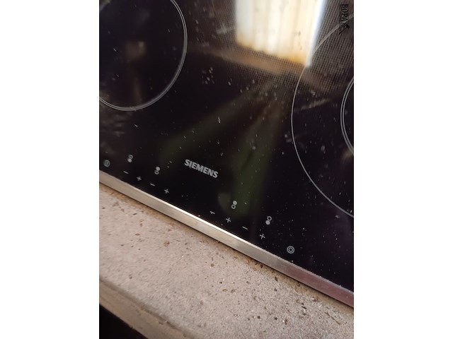 Lot 104 - keramische kookplaat siemens - afbeelding 2 van  2