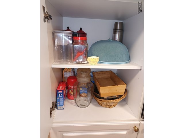 Lot 104 - keukengerei. inhoud keukenkasten - afbeelding 7 van  16