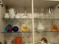 Lot 104 - keukengerei. inhoud keukenkasten - afbeelding 1 van  16