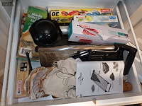 Lot 104 - keukengerei. inhoud keukenkasten - afbeelding 15 van  16