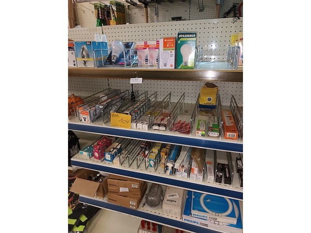 Lot 104 - lot diverse lampen - afbeelding 1 van  6