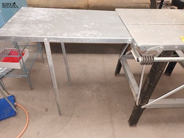 Lot 104 - metalen werktafel - afbeelding 2 van  4