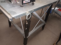 Lot 104 - metalen werktafel - afbeelding 4 van  4