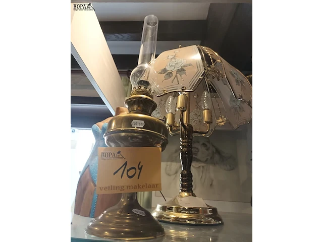 Lot 104 - verlichting en decoratie. 5 stuks - afbeelding 2 van  5