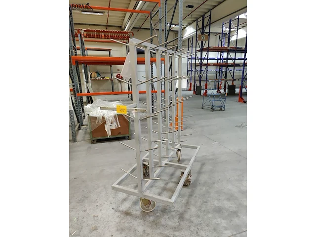 Lot 105 - garenkar voor bobijnen - afbeelding 1 van  4