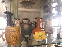 Lot 105 - kannen, potten en decoratie. 11 stuks - afbeelding 1 van  4