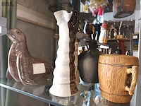 Lot 105 - kannen, potten en decoratie. 11 stuks - afbeelding 2 van  4