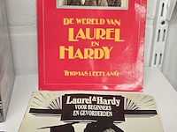 Lot 105 - lot laurel & hardy video's, dvd's en boeken - afbeelding 6 van  6