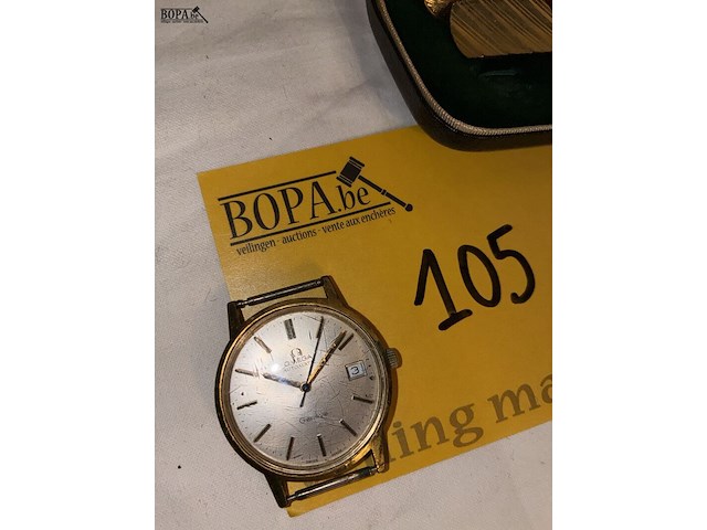 Lot 105 - polshorloge omega en manchetteknopen, 5 stuks - afbeelding 3 van  3