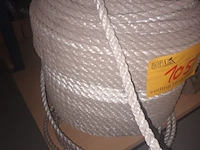Lot 105 - rol dikke nylon koord - afbeelding 2 van  2