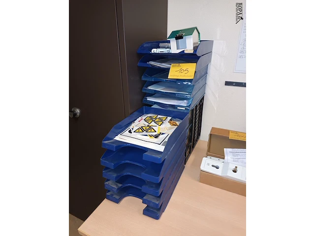 Lot 105 - sorteervakken. 25 stuks - afbeelding 1 van  3