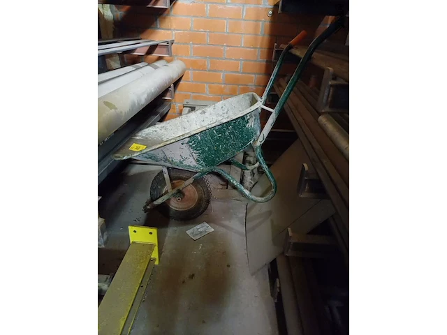 Lot 1053 - kruiwagen en transportkar - afbeelding 1 van  1