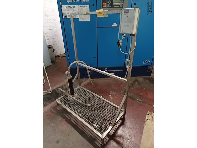 Lot 1057 - onderdelen watersterilisator - afbeelding 1 van  3