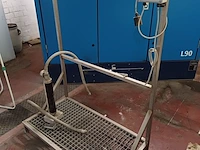 Lot 1057 - onderdelen watersterilisator - afbeelding 1 van  3