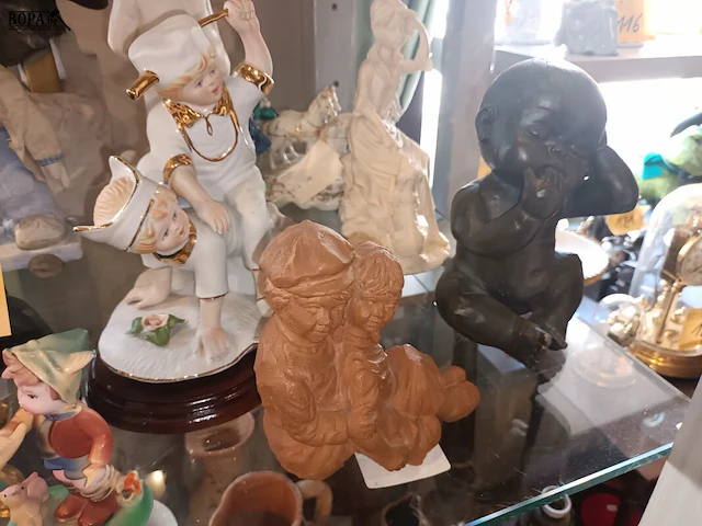 Lot 106 - beeldjes. 15 stuks - afbeelding 2 van  5