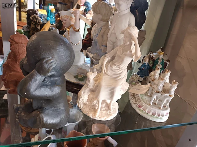 Lot 106 - beeldjes. 15 stuks - afbeelding 5 van  5