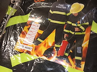 Lot 106 - brandweerkostuum. 9 stuks - afbeelding 2 van  3