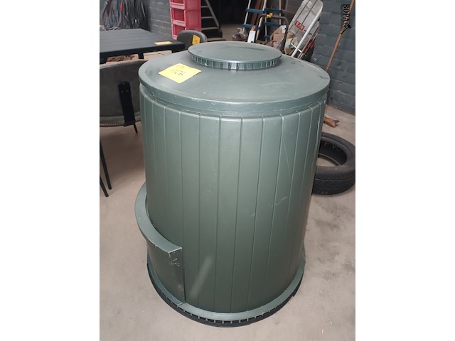 Lot 106 - compostvat - afbeelding 2 van  3