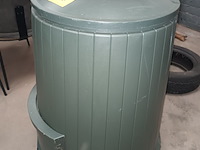 Lot 106 - compostvat - afbeelding 2 van  3