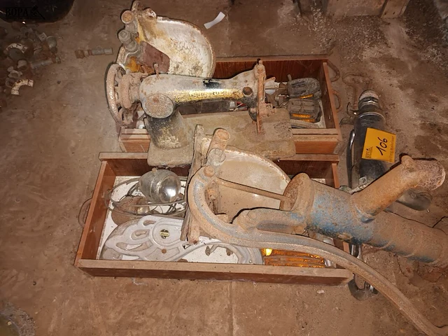 Lot 106 - diversen - afbeelding 2 van  3