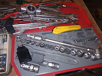 Lot 106 - koffers met doppensleutels. 2 stuks - afbeelding 3 van  3