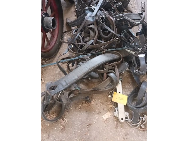 Lot 106 - lot paardenmateriaal voor koets - afbeelding 2 van  4