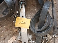 Lot 106 - lot paardenmateriaal voor koets - afbeelding 4 van  4