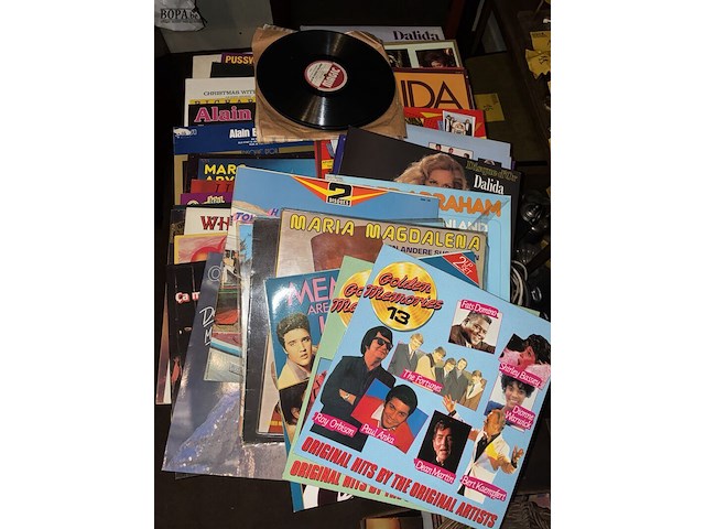 Lot 106 - lot vinylplaten en cassettes - afbeelding 4 van  5