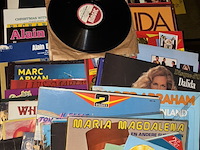 Lot 106 - lot vinylplaten en cassettes - afbeelding 5 van  5