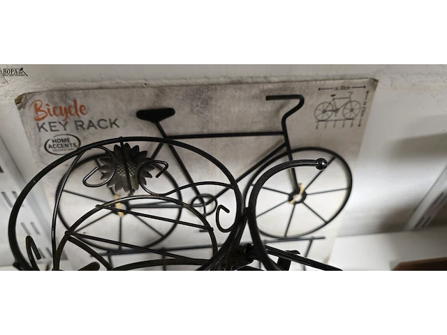Lot 106 - metalen fietsen en kapstok ong 6 stuks - afbeelding 2 van  4