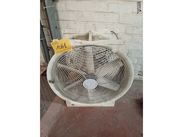 Lot 1061 - ventilator - afbeelding 1 van  3