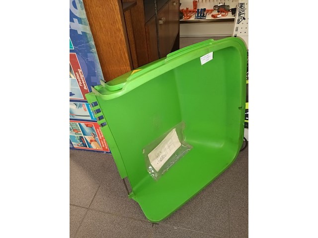 Lot 107 - grasbak voor maaier. 2 stuks - afbeelding 2 van  3