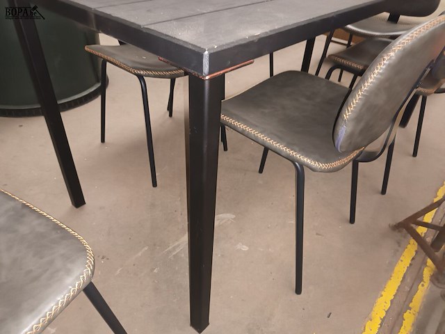 Lot 107 - houten tafel - afbeelding 3 van  3