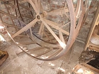 Lot 107 - kooiwiel. 2 stuks - afbeelding 3 van  3