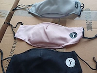 Lot 107 - mondmaskers - afbeelding 2 van  3