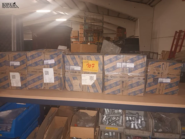 Lot 107 - onderdelen. 5 dozen - afbeelding 1 van  3