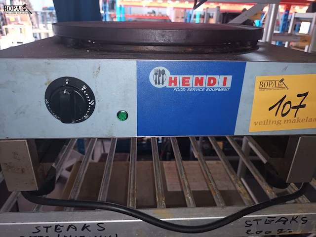 Lot 107 - pannenkoeken maker hendi - afbeelding 1 van  4