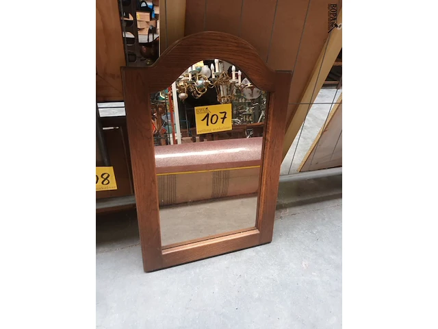 Lot 107 - spiegel - afbeelding 1 van  2