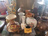 Lot 107 - vazen. 13 stuks - afbeelding 1 van  5