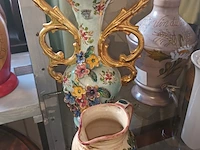 Lot 107 - vazen. 13 stuks - afbeelding 5 van  5