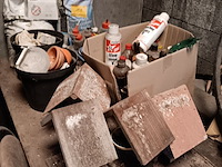 Lot 108 - diverse dierenbenodigdheden - afbeelding 1 van  4