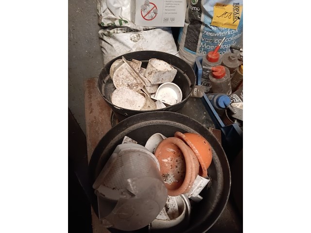 Lot 108 - diverse dierenbenodigdheden - afbeelding 2 van  4