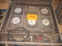Lot 108 - drukmeters in koffer - afbeelding 2 van  3