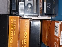 Lot 108 - dvd’s, cd’s en cassettes. 1 bak - afbeelding 4 van  5
