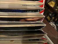 Lot 108 - koffer rood met vinylplaten - afbeelding 3 van  4