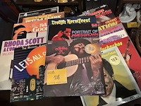 Lot 108 - koffer rood met vinylplaten - afbeelding 4 van  4