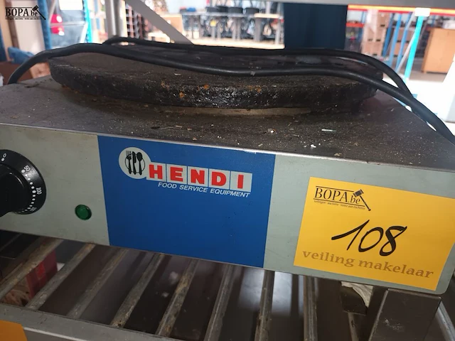 Lot 108 - pannenkoeken maker hendi - afbeelding 2 van  3