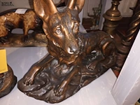 Lot 108 - schouwgarnituur in gips. 3 stuks - afbeelding 3 van  4