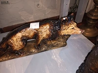 Lot 108 - schouwgarnituur in gips. 3 stuks - afbeelding 4 van  4